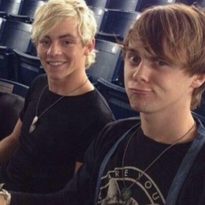 - Taken- @xrydellR5x i love u so much delly ur my princess and i never wanna loose u touch her and u die hurt her and u die