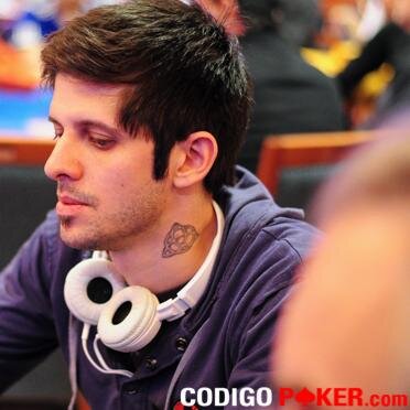 martinp987's profile picture. No hay un lado oscuro de la luna realmente, realmente todo es oscuro.