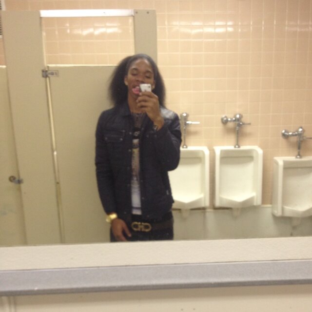 Young King.
Instagram: phuckindxpe