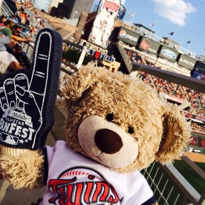 Just a girl with dreams 🏰🌟 MN GIRL ➡️ FL 🌴 Gopher Alumni 〽️ ORL Pride STM 💜⚽️ Loves ⚾️! #MNTwins Champ 🐻 side kick / Tweets are my own. IG : bigpigletfan