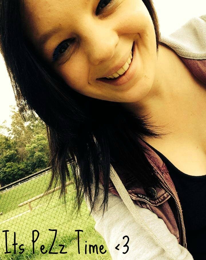 PeZzA1996's profile picture. 17 Yr 12 3
in love with a Mr Dean H 3
Love my life 
Gamer 3
Youtuber 3
Minecrafter 3