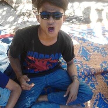 seperti pecundang yang ketakutan :(