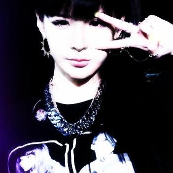2ne1Tina's profile picture. 