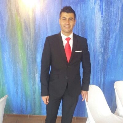 Técnico especialista administrativo. Trabajador en @freixenet. Con Postgrado en Community Manager y Social Media. Permitido ver dificil, pero no imposible.