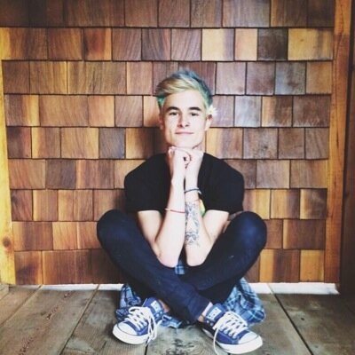 This is a free follow !❤️ so dont follow back ❤️

Follow @JB_IsTheBabe .. She follows back ! I promise.