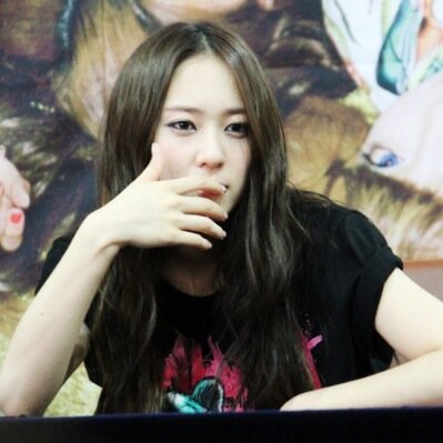 หวัดดี~ คริสตัลเองนะ คือชั้นว่าง มาทักดิ เดี๋ยวร้องเพลงให้ฟัง .นั้งรอ 01/06/14