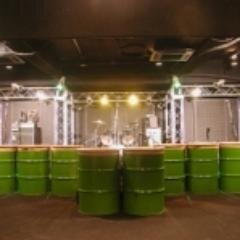 【大阪・上新庄】座りキャパ100人｜ライブハウス39 小劇場とは違う演出ができる場所です。音響・照明・スモーク・ストロボ・100インチスクリーン・楽器利用可。 初心者劇団さんも歓迎。タクシーなら上新庄駅5分／新大阪15分。 期間限定：1週間25万円プランあり。