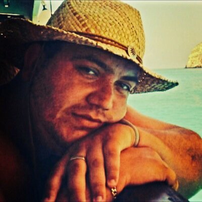 Andy_CFC_TUFC's profile picture. Massive Torquay United and Chelsea fan, Dad to Eli and Rocky (Dog) and Proud owner of a beautiful wife