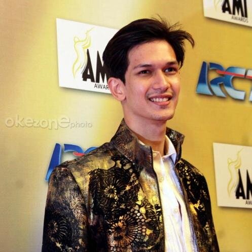 Allways support @dimasbeck_ |part of @becklovers @BBBZone | admin: @poetrimaloe @devsup