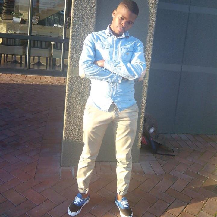 I'm thy man of intelligence. I love and enjoy meeting new people, I am loyal and friendly. Student, Son (Ain't nothing worse than a smart dumb Tweep.)