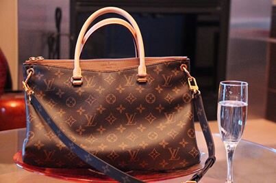 Louis Vuitton purses for cheap, only for $216.