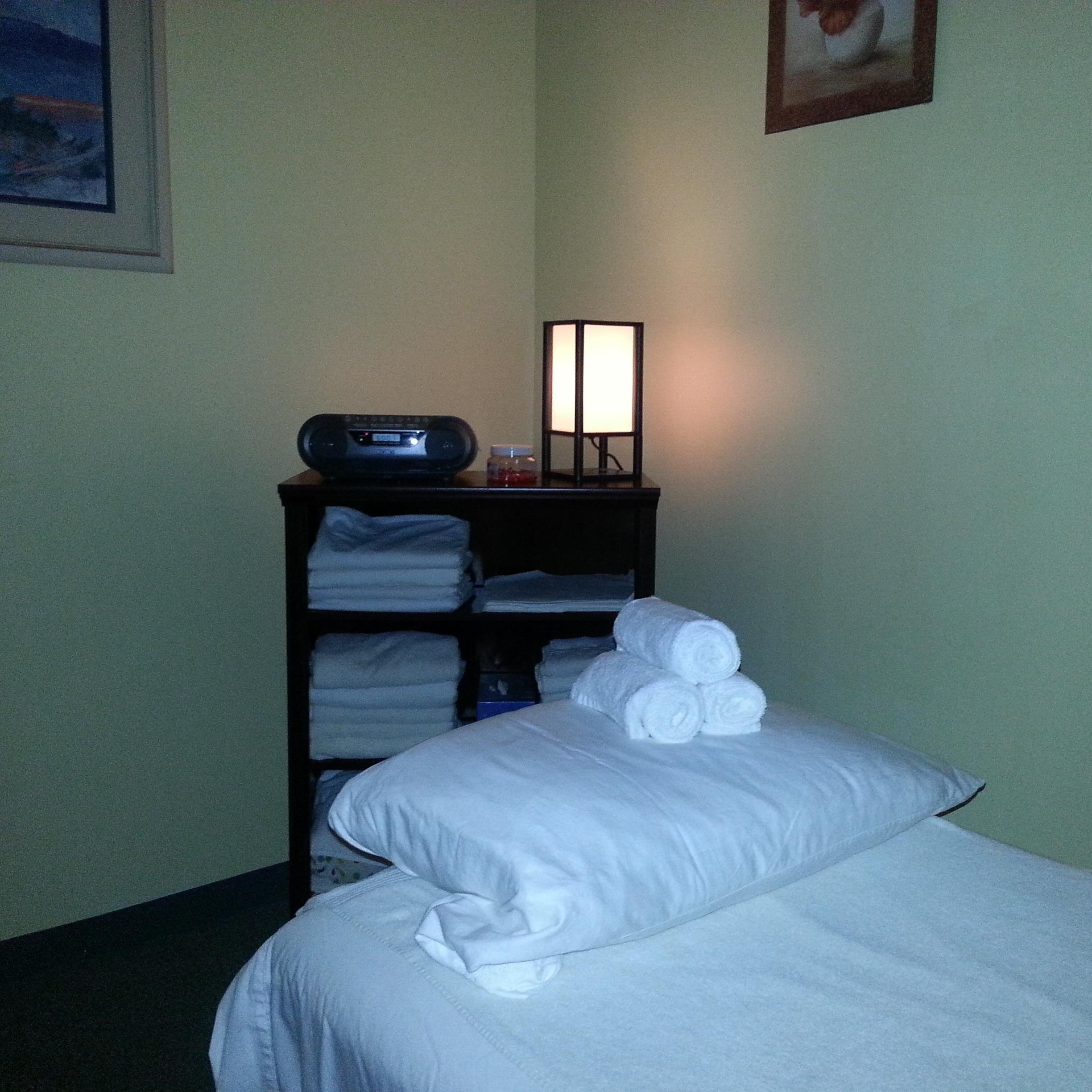 SunshineMassa's profile picture. Sunshine Massage Therapy

352-688-6442
3075 Commercial Way
Spring Hill, FL 34606
Appointments and Walk-ins Florida License MM28755