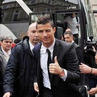 19 years boy..loves Cristano Ronaldo & Dwayne-The Rock Johnson to the atmost extent jus like any1 of u here ;) Thanx 4 following me nd ask 4 a follow back ;)
