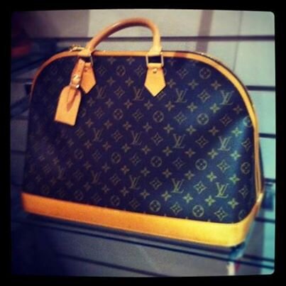100% AUTHENTIC LOUIS VUITTON MONOGRAM NEVERFULL PM SHOULDER TOTE BAG, only for $216.
