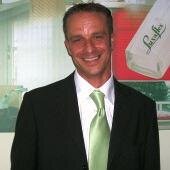 SimonLuxaflexUK's profile picture. Technical & Training Manager at Luxaflex UK. Quiet home life, Wife, 4 cats and 3 dogs (what can go wrong!) Nottingham Forest Fan, for my sins!