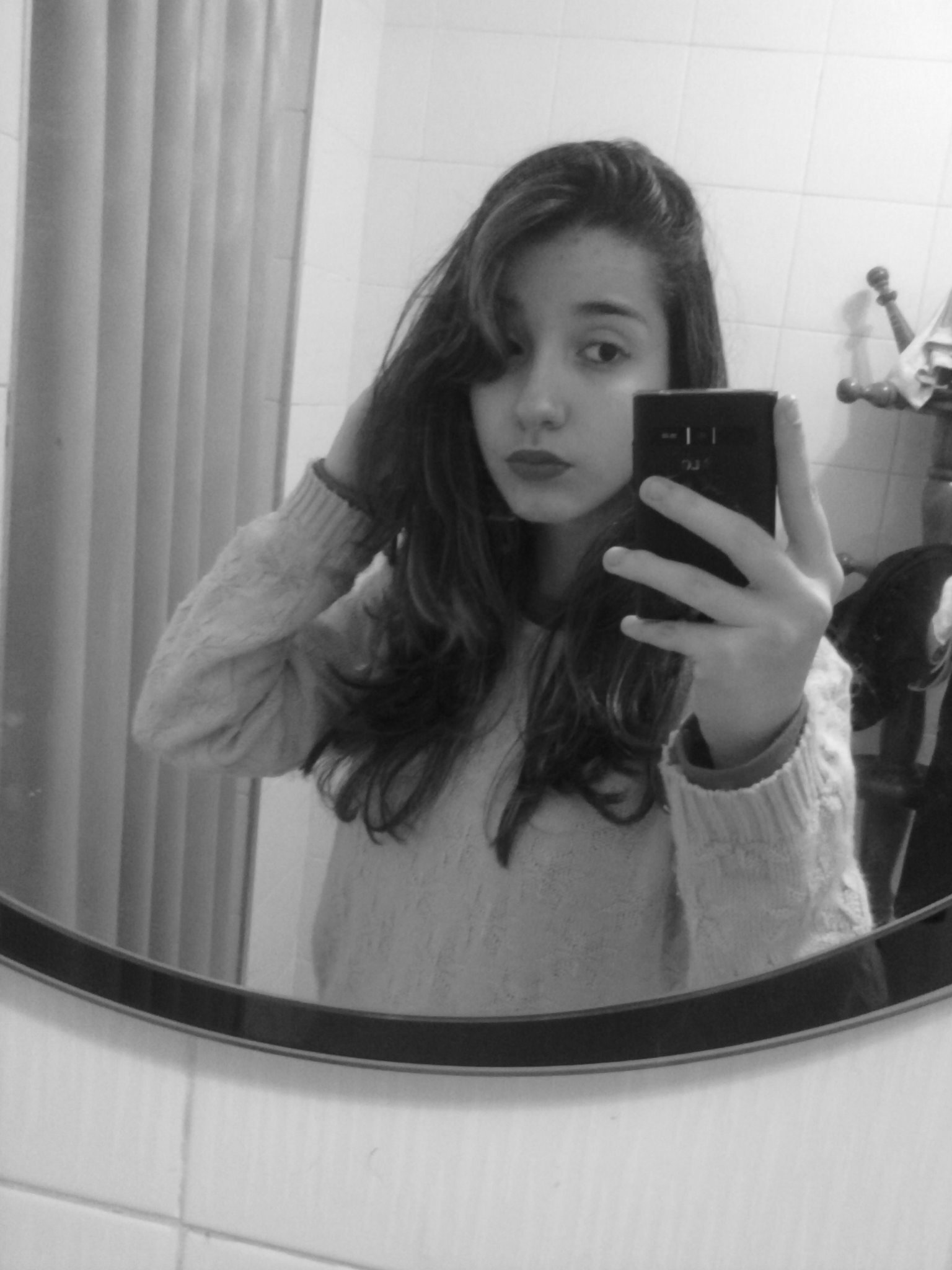 Directioner e Lovatic :3 Amo frio, chocolate, filme e amo jogar Lol u.u