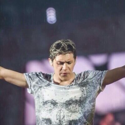 you should follow @tatlouing because she gave you a free follow // she follows back