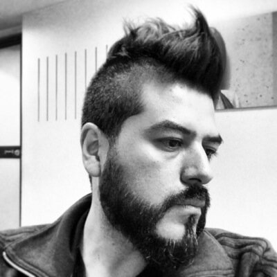 No soy comediante, no soy mexicano. Soy colombiano, apasionado por la música, el arte, la peluquería, siempre volando, siempre soñando.
