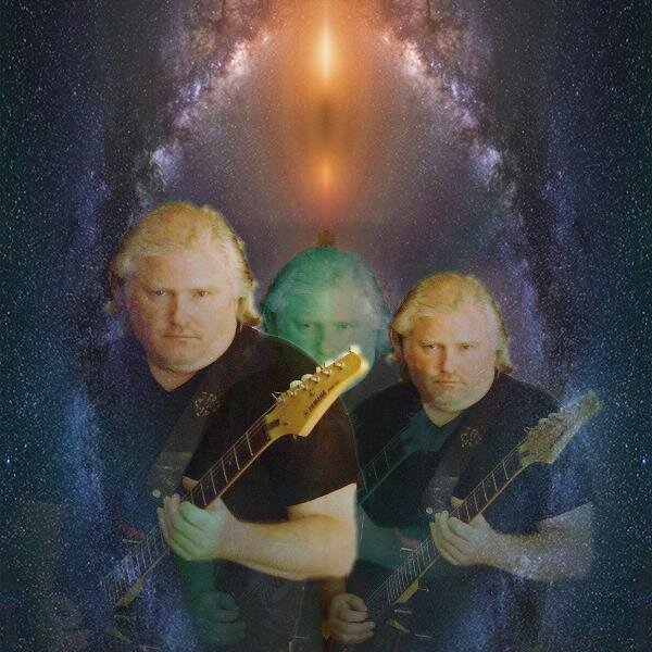 I am a musician and artist.... like to make stuff. Art and music.