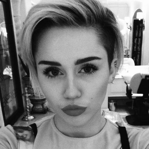 16. Fan incondicional de @MileyCyrus / nunca dejes de soñar. #BANGERZ