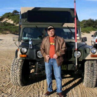 willi_ck's profile picture. docter, birds breeder, 
palm farmer. 4 x 4 offroader