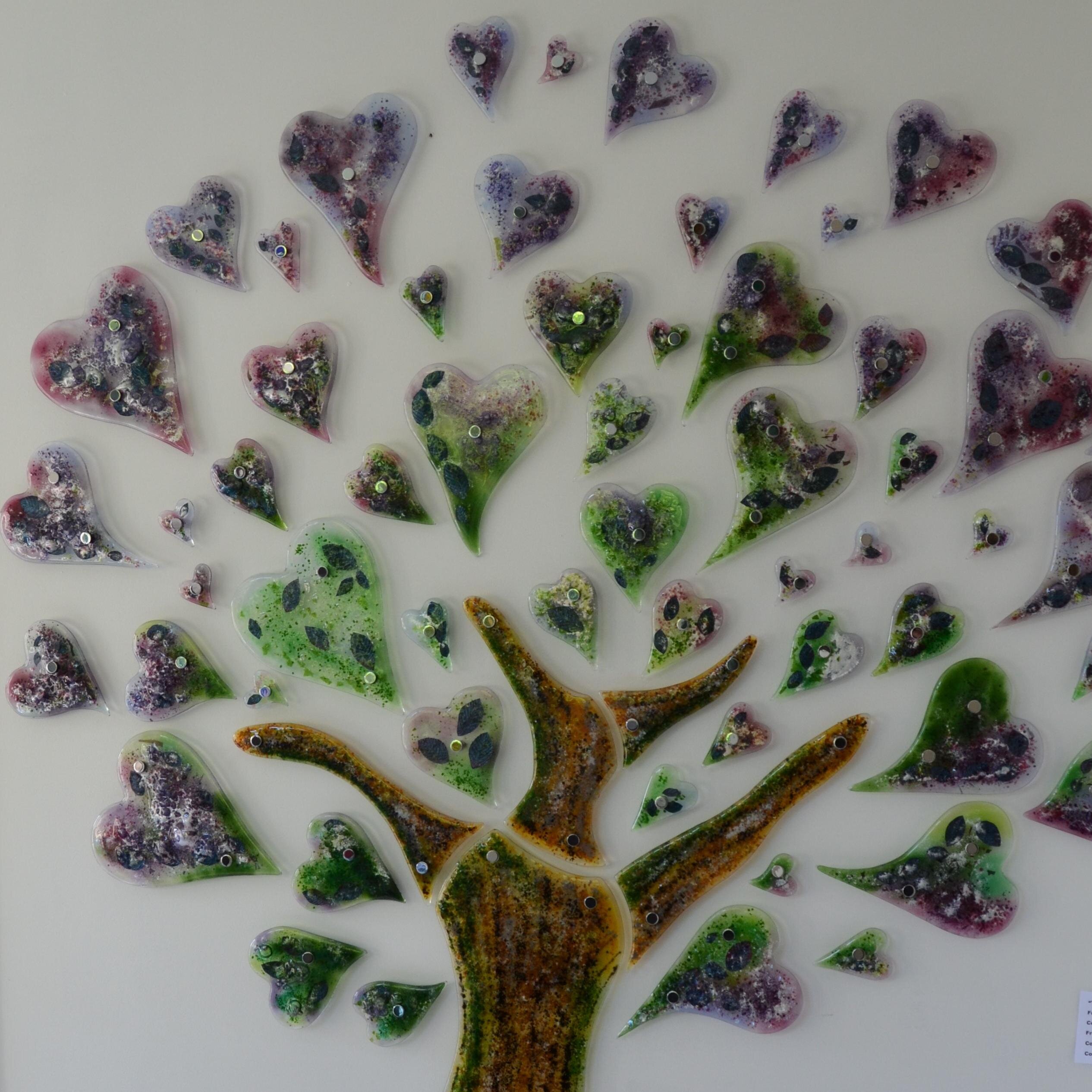Stained & Fused Glass Artist ~ Workshops ~ Classes  ~ Commissions 
Studio in Sedlescombe
Gorgeous handmade bespoke glass art
http://t.co/ZlM1RAZblF