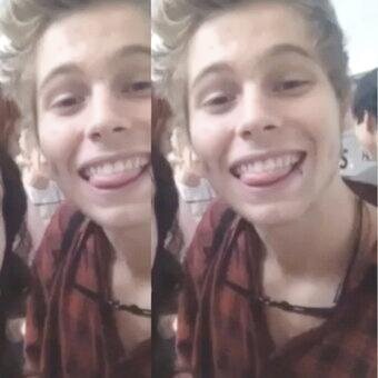 Luke Hemmings \\ eighteen \\ single-gay\\