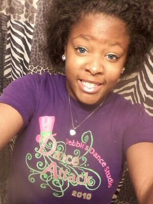 17! im a LEO ! SENIOR at EHS ! athletic ! #follow me