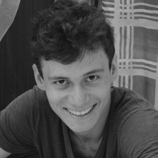 Programador! Viciado em drogas pesadas, tais como cafeína e cereais maltados. Na Audsat revolucionando o crédito e seguro agrícola o/