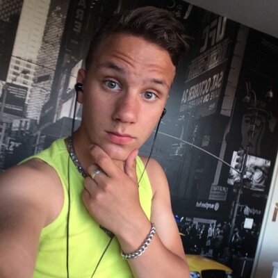 go follow @Dregennetwork