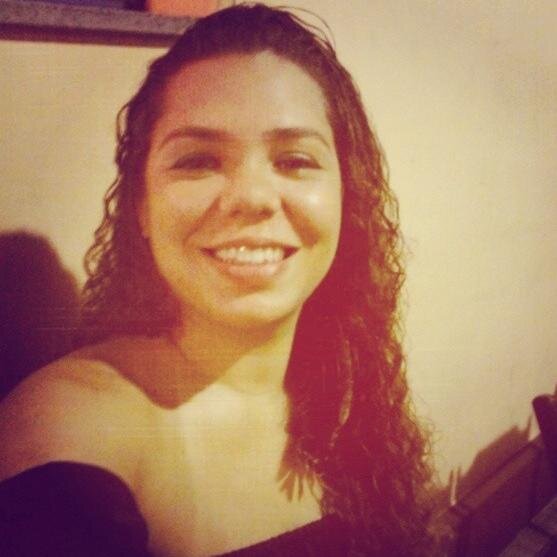 (Cantora, compositora, Violonista e Aquariana ) 
 contato: assessoriacaroltavares@yahoo.com.br