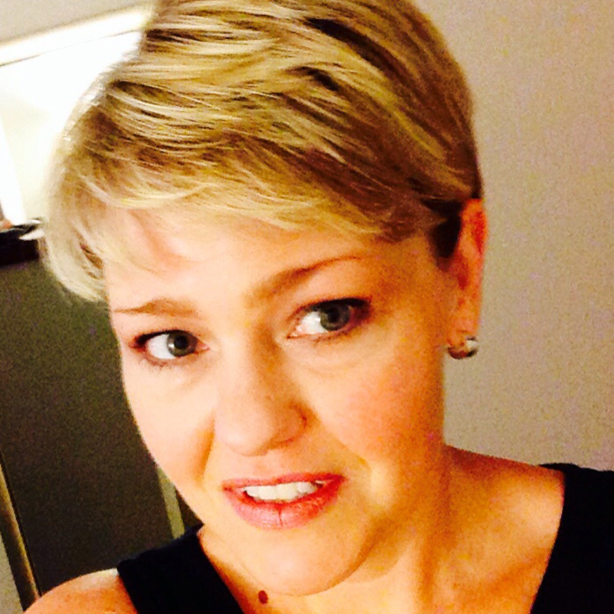 Science teacher at Clinton High, avid reader, lake bum, gardener, mother of 2