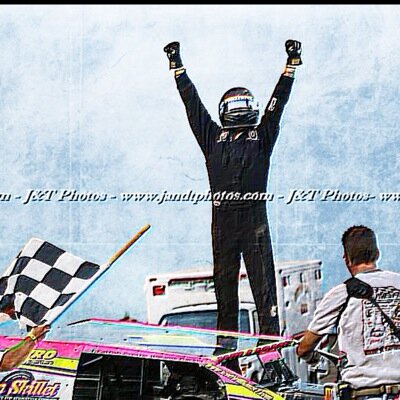 I love racing with all my heart i put my soul in to racing ! Eldora Speedway is my home track!! I like to chill with my dudes Deon, Taylor, David! Lets GO!