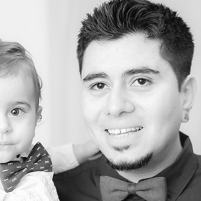 Wedding & Portraits Photographer. #DigitalMarketing y #SocialMedia enthusiast. Co-Founder of @mediosMAS #WeddingPhotographer, #Berlin, #Germany
