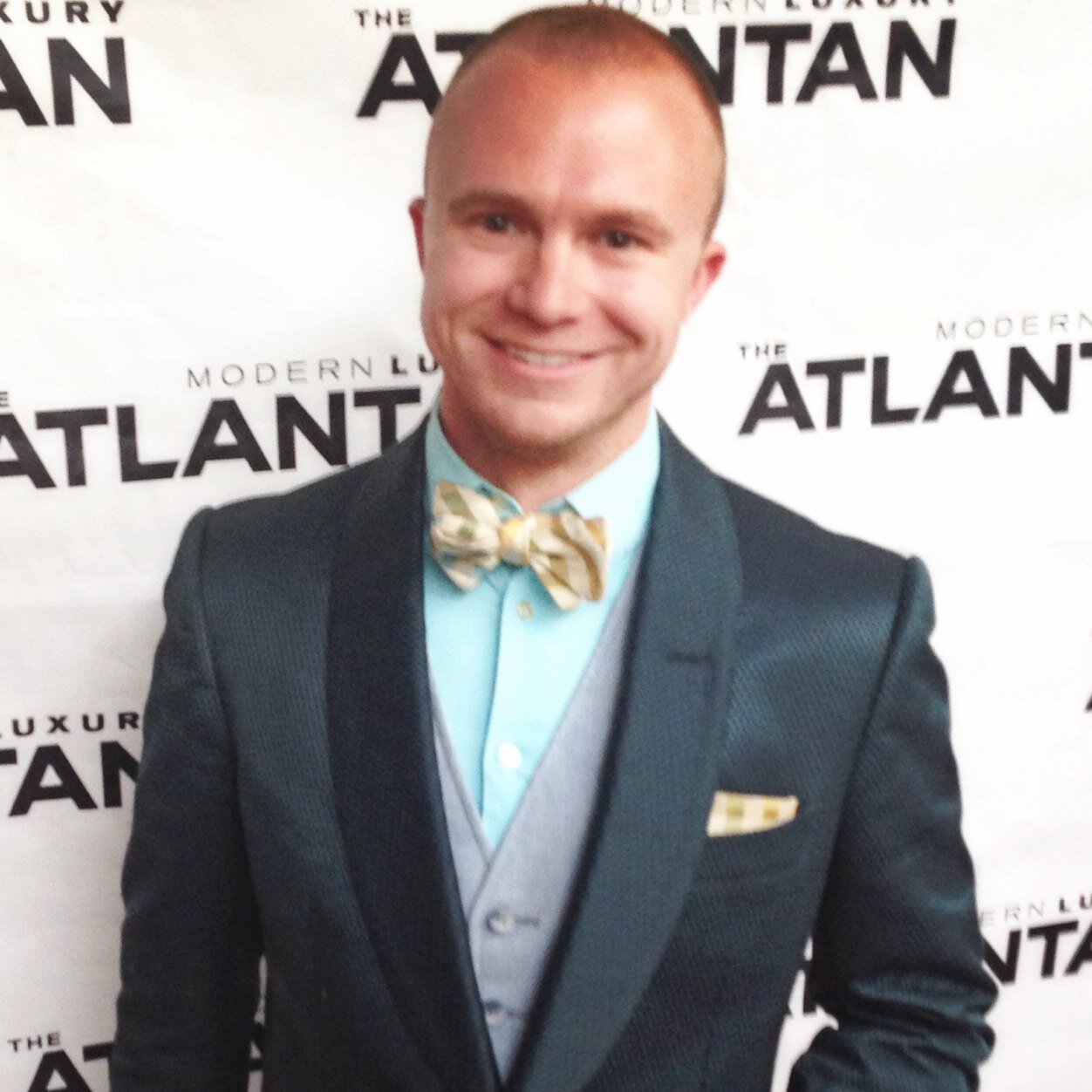 chrisavret's profile picture. music | lights | events | nightlife