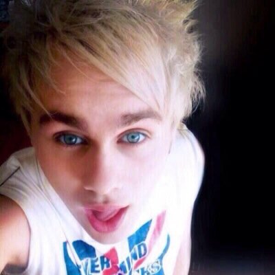 hi!
 @punkcliffrxd 
gave you a free follow,
so please follow her back!
thanks and ily!
