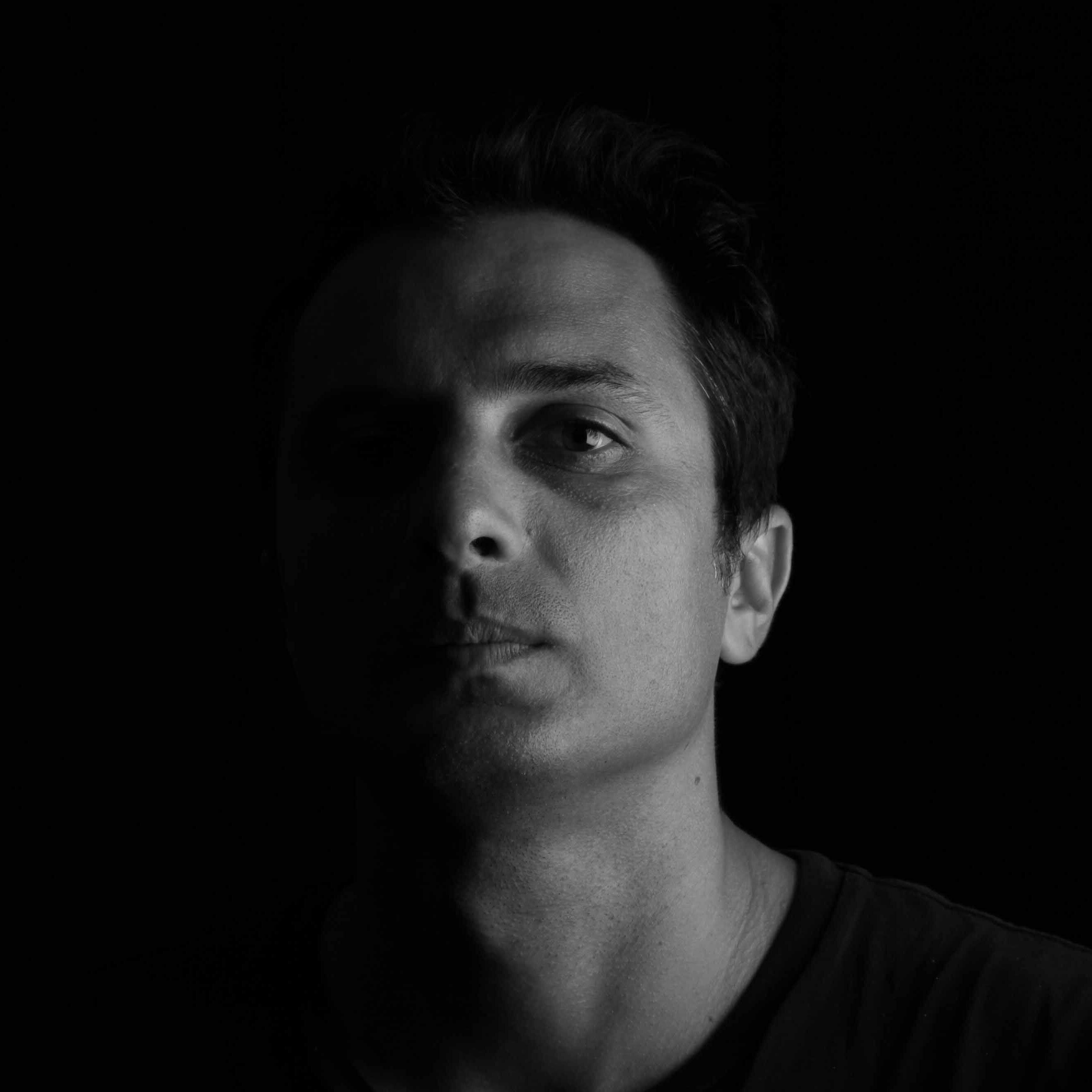 Bedrock, Astropolis, Traum, KMS, Herzblut...                    
Bookings : gildas@astropolis.org