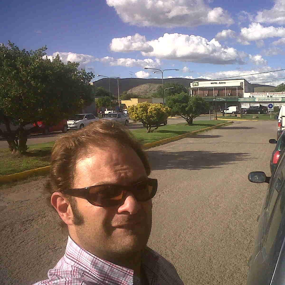 OscarBalade's profile picture. ocupado, comprometido, bostero, chamamecero, pro activo