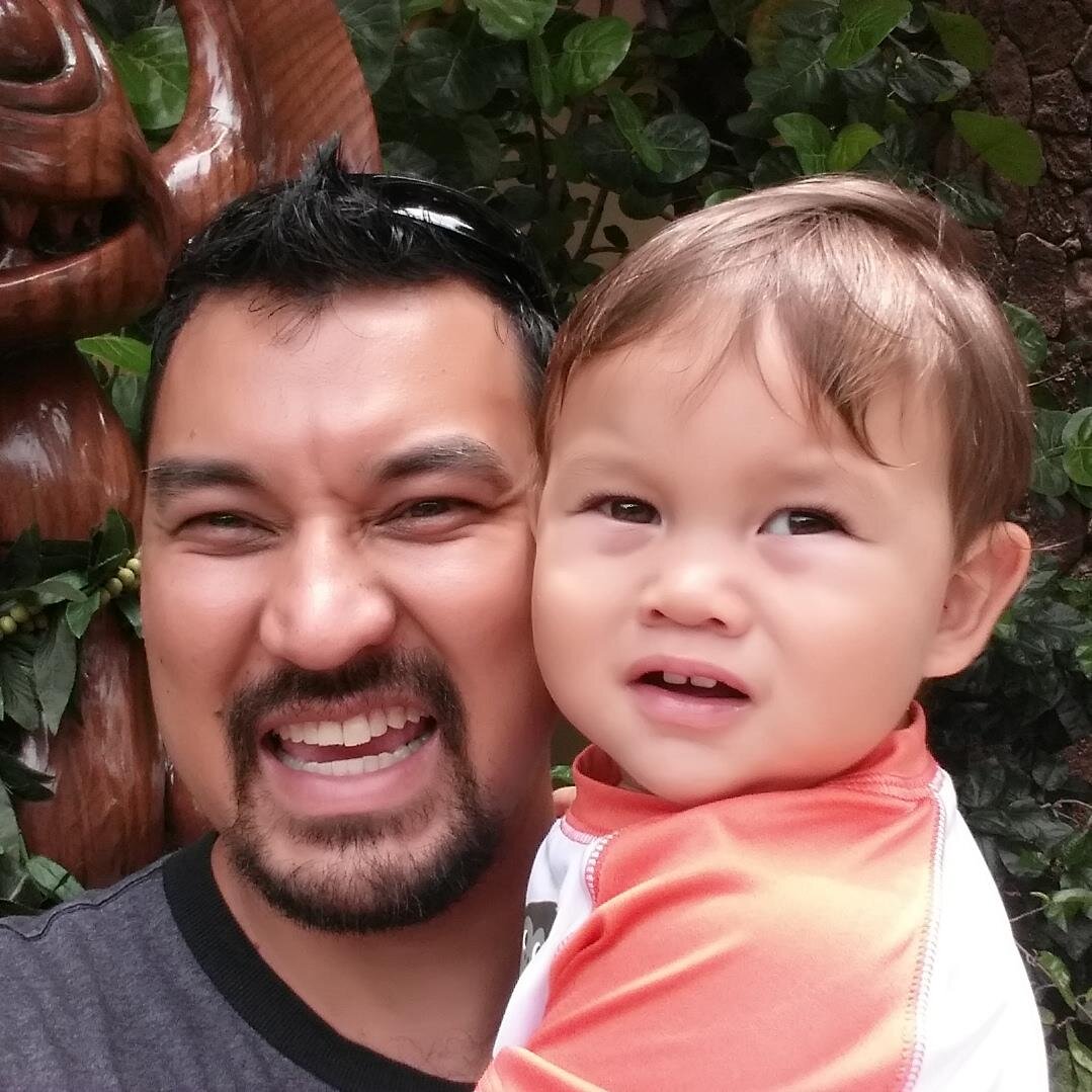 dagawa's profile picture. Worshiper of One, Husband of One, Father of Six, Son of Two, Brother of One...I need a bigger nametag.