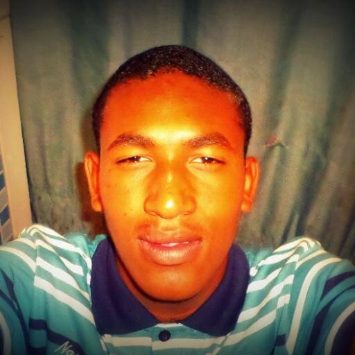 gosto de futebol goto de ir a pizza e não gosto como me chama de macaco