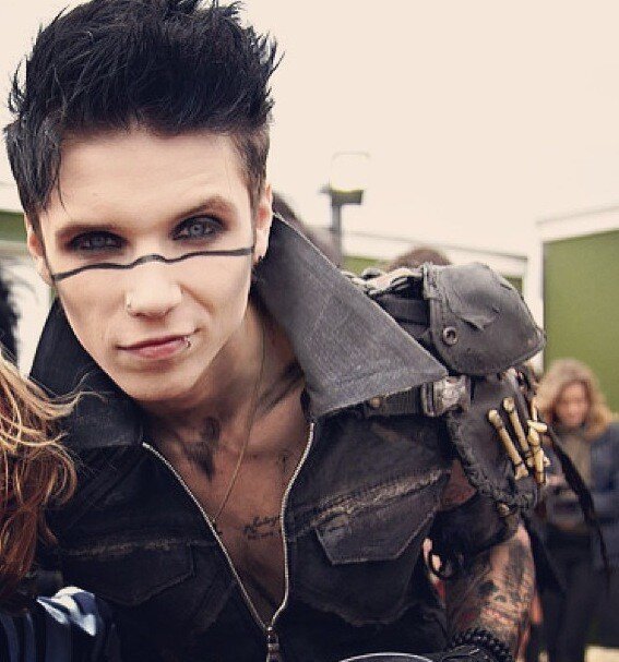 i love to here hard metal my faborite band is Black veil brides Andy Biersack and Andy Leo are my hero