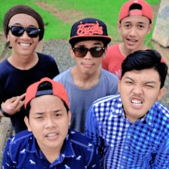 MAKE YOUR MOVE !!   Setiap langkahmu menentukan masa depanmu! CP: 089501212523(ryan) ,  @amor_ragil   Pin:233A2A5F