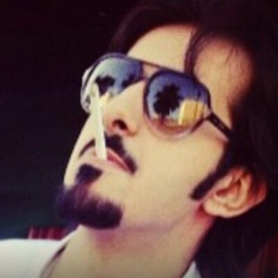 مآيهمونك دام عينك لي وطن..!