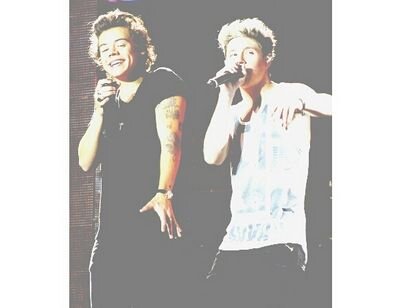@Harry_Styles y @NiallOfficial son unos bebés