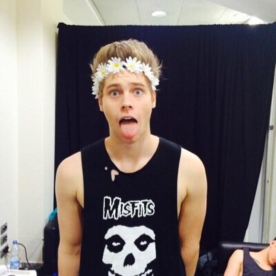 @luke5sos | @5sos | @michael5sos | @calum5sos | @ashton5sos