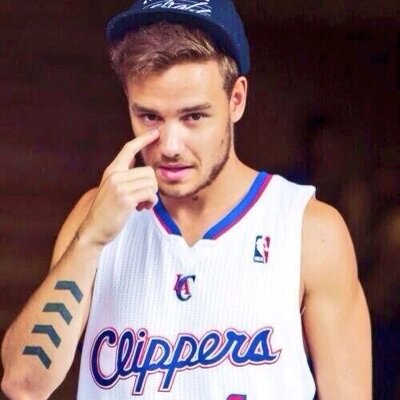 PLEASE FOLLOW @UNDERCOVERNARRY BECAUSE I PROMISED TO GET HER TO 20k FOR HER BIRTHDAY AUGUST 13 AND I DONT WANT TO LOOK LIKE A BAD FRIEND