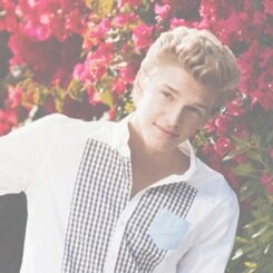 FREEFOLLOW8031's profile picture. This is a free follow from @codsxtvd so follow her she fb❤️ sorry if you already follow (: x x