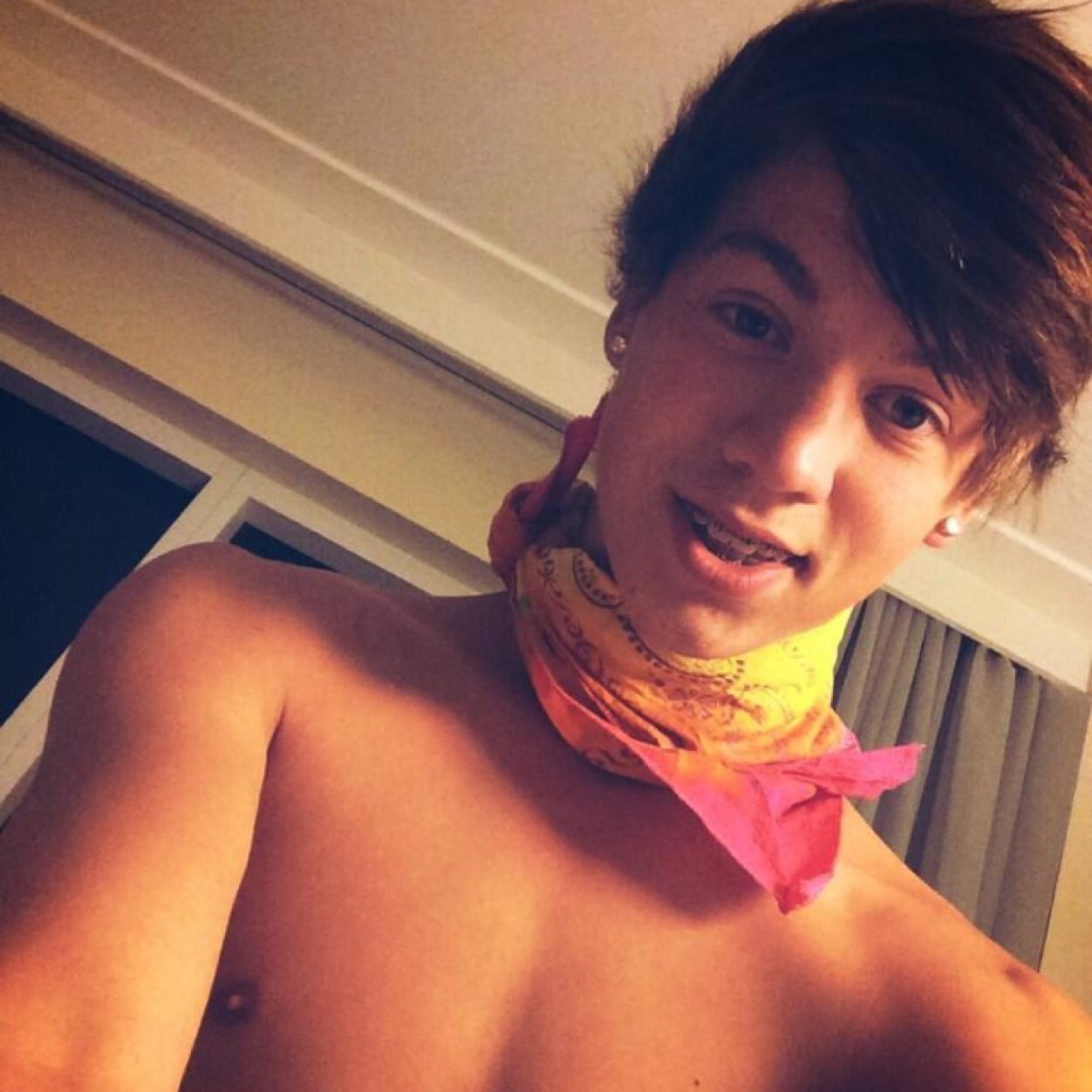 AyeBellaIsHere's profile picture. Your hero wears capes, but mine wears bandannas.