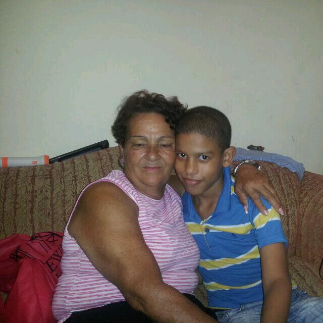 Soy una persona muy cariñoso le doy las gracia adios y amis padres