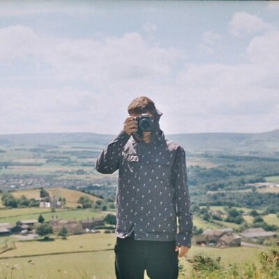 Journalist who knows his way around a film set and wants to open a record shop.